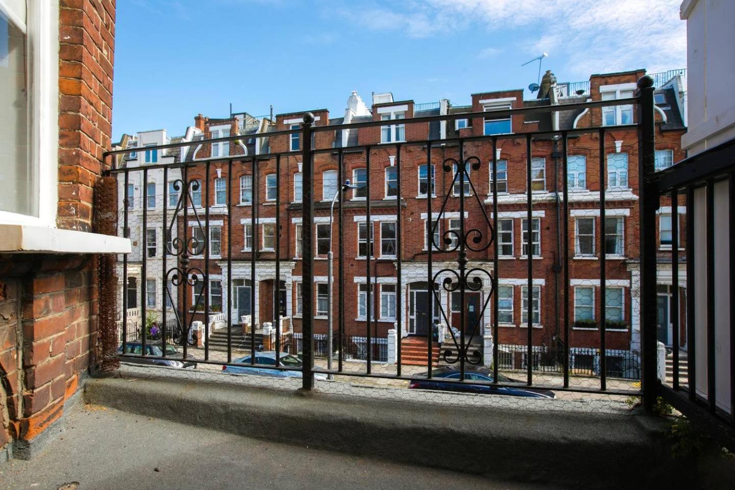 Guestready - West Kensington Home W/Balcony London Eksteriør bilde
