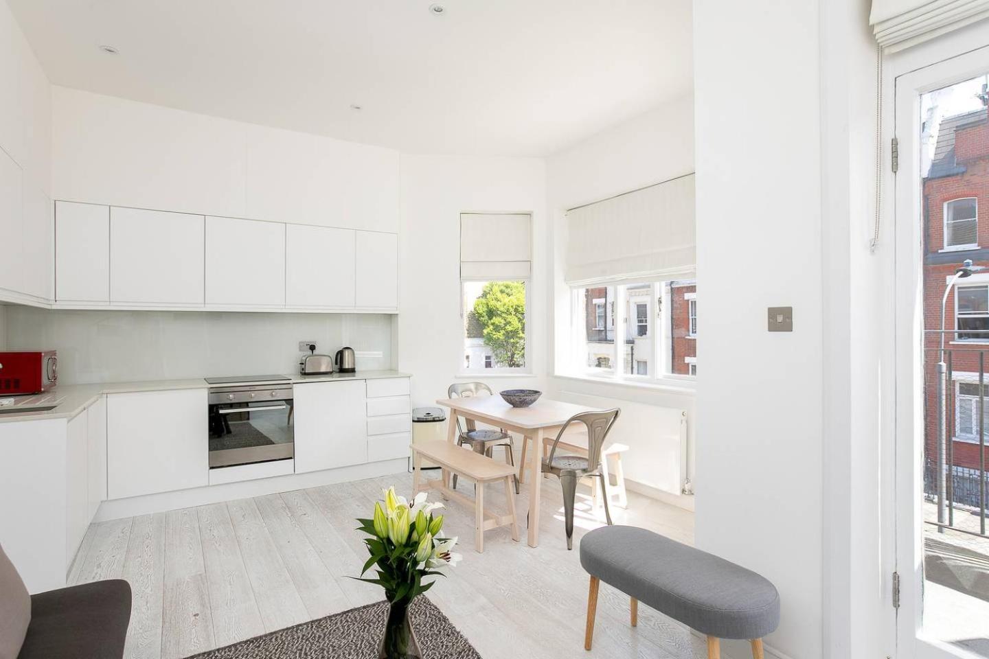 Guestready - West Kensington Home W/Balcony London Eksteriør bilde